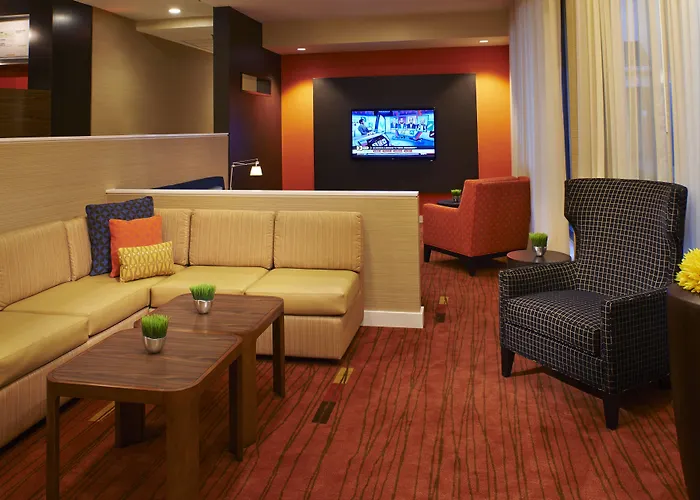 Courtyard By Marriott Detroit Troy